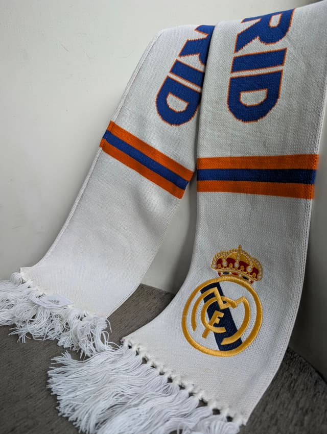 RM Knitted Scarf